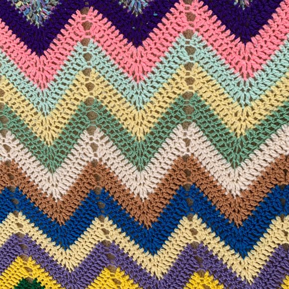 HANDMADE  multicolor "Everyone Included" afghan crochet blanket, zig zag pattern - Picture 9 of 13